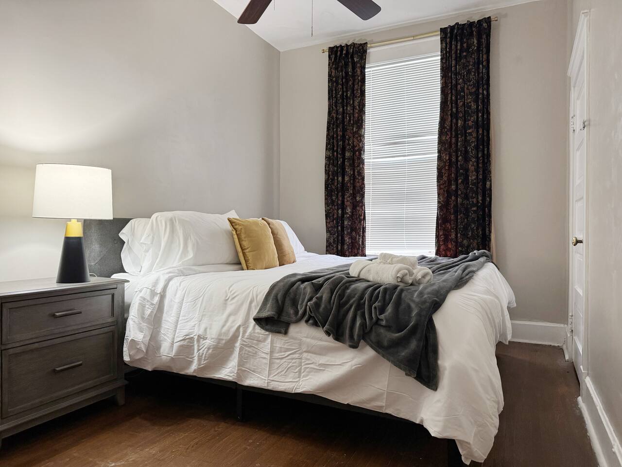 The Harrison B | KING 1BD/1BA Apt near Downtown