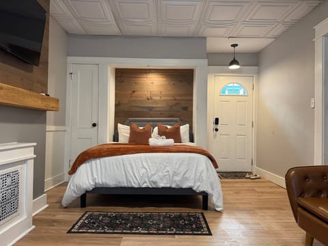 Cozy One-Bedroom Studio in downtown EVV