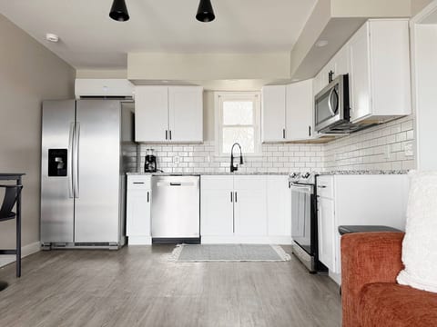 RiverStone D | KING 1BD/1BA Apt in Newburgh