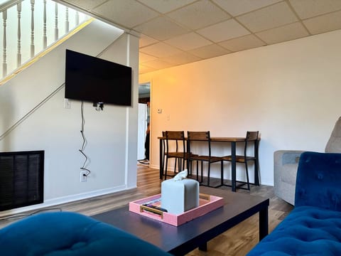 Princeton Suite 6 | KING 2BR/2BA