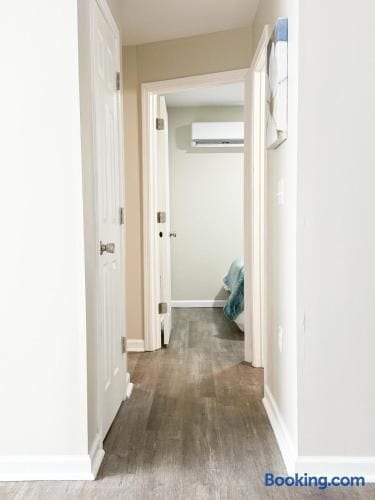 Riverside A1 | QUEEN 2BD/1BA Apt near River