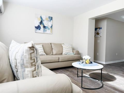 Riverside A1 | QUEEN 2BD/1BA Apt near River