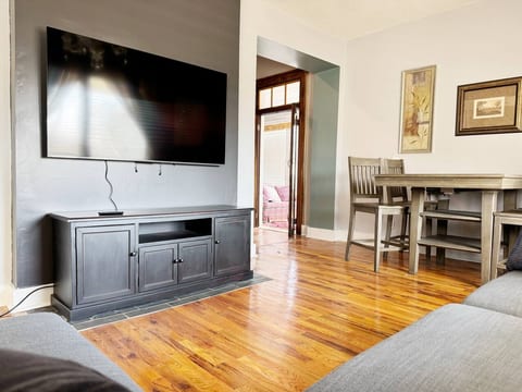 Haynie's Home | 2BD/1BA Stylish Apt in Home