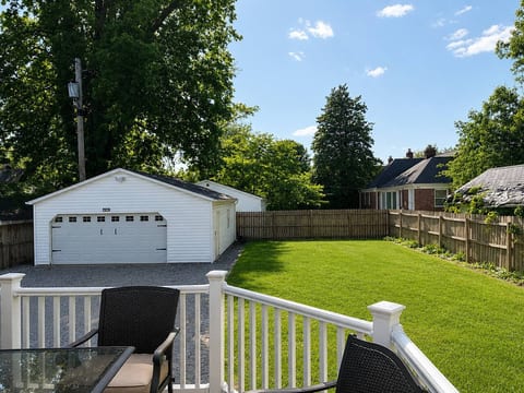 Weinbach Home | 4BD/1BA Home near UE