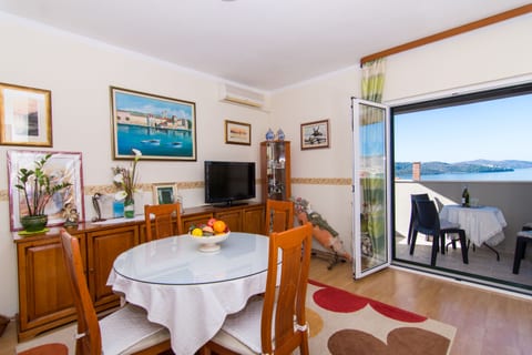 Apartment MM - Unit 206674-16