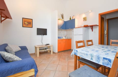 Apartments Taya - Unit 202840-5