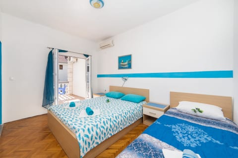 Apartments Ostrog - Unit 204936-5