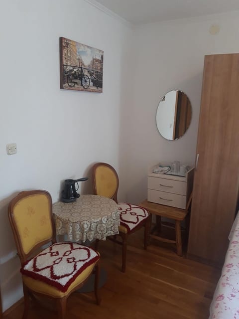 House Nikola - Unit 204943-5