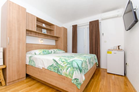 House Nikola - Unit 204943-5