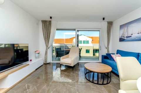 Apartments Crystal Luxury - Unit 205264-5