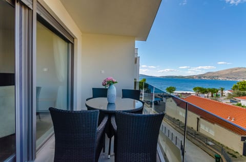 Apartments Crystal Luxury - Unit 205264-5