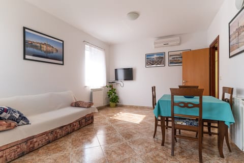 Apartments Anamarija - Unit 210802-16