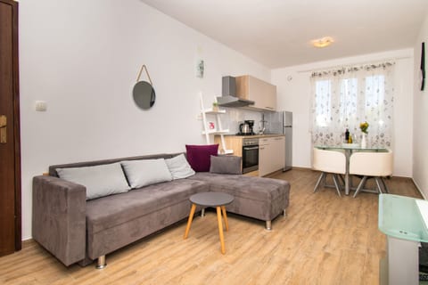 Apartments Happy Place - Unit 210967-16