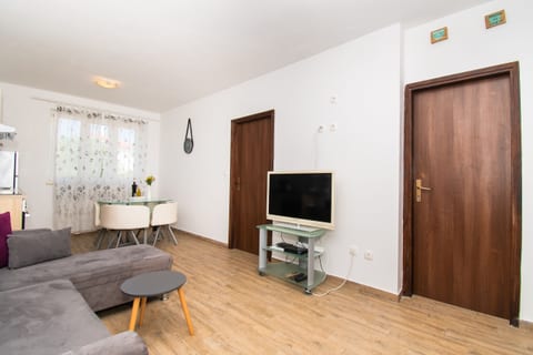 Apartments Happy Place - Unit 210967-16
