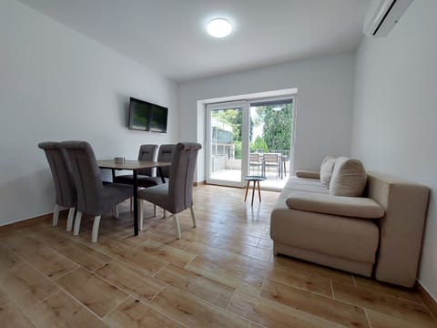 Apartment and Rooms Anne - Unit 211639-16