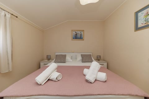 Apartments Mira - Unit 369084-13