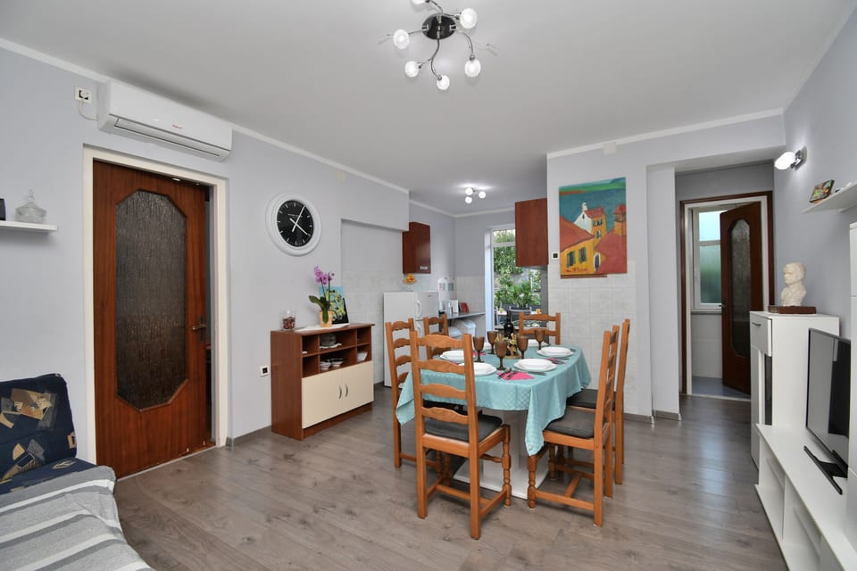 Apartment Darko - Unit 370371-13 - Croatia