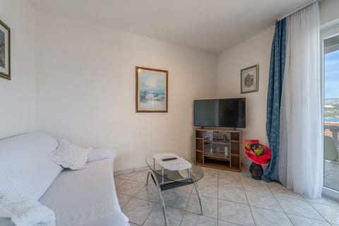 Apartment Bubi - Unit 372005-13