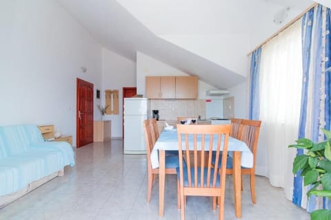 Apartments Annie - Unit 372058-13
