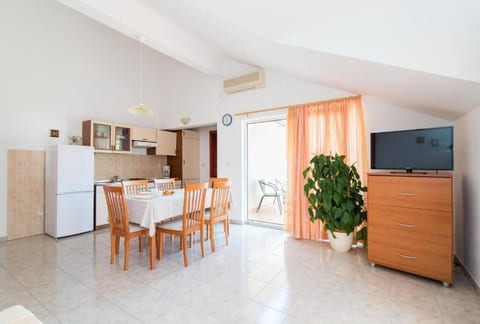 Apartments Annie - Unit 372059-13