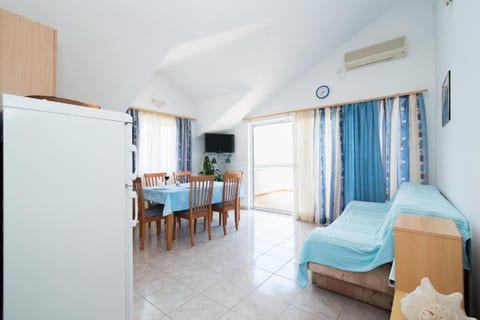 Apartments Annie - Unit 372059-13