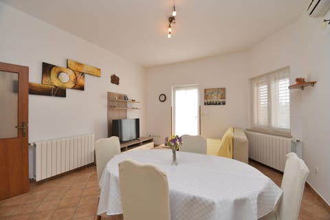 Apartment Marinko - Unit 372842-13