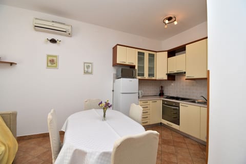 Apartment Marinko - Unit 372842-13