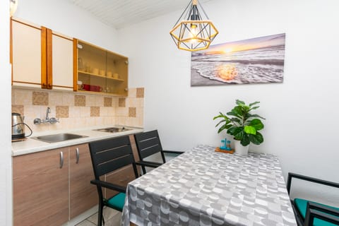 Apartments Boro - Unit 377909-13