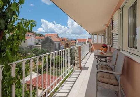 Apartment Dora - Unit 374509-13