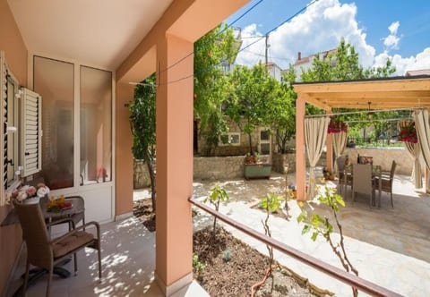 Apartment Dora - Unit 374510-13