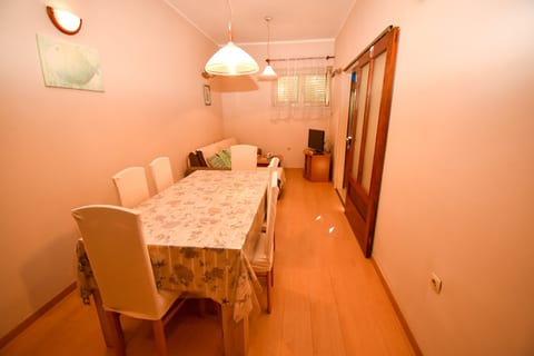 Apartments and Rooms Frane - Unit 374566-13