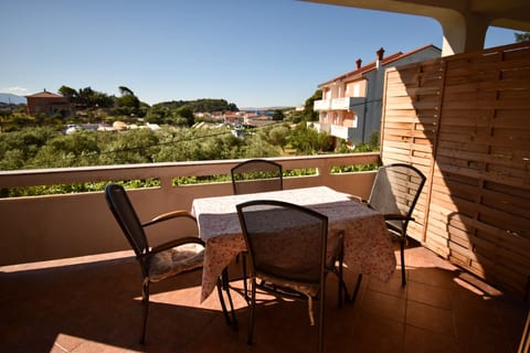 Apartments and Rooms Frane - Unit 374567-13