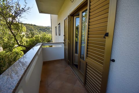 Apartments and Rooms Frane - Unit 374567-13