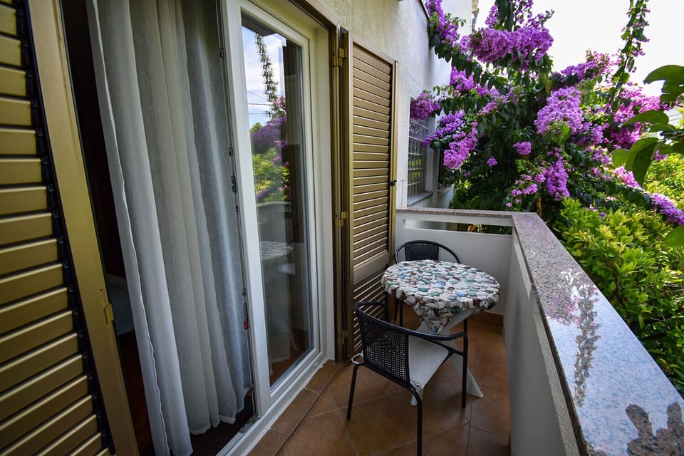 Apartments and Rooms Frane - Unit 374568-13