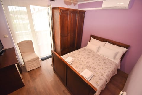 Apartments and Rooms Frane - Unit 374569-13