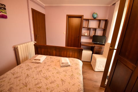 Apartments and Rooms Frane - Unit 374569-13
