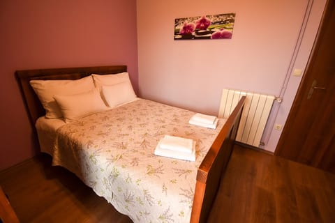 Apartments and Rooms Frane - Unit 374569-13