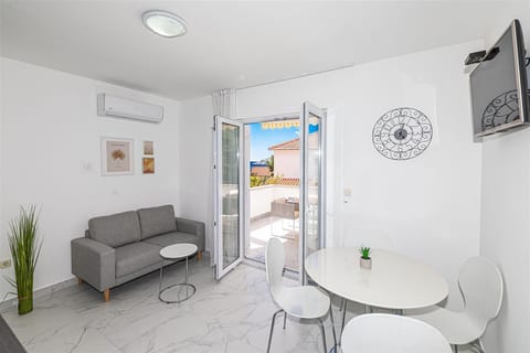 Apartments Bozo - Unit 375338-13