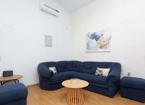 Apartments Helen - Unit 375999-13