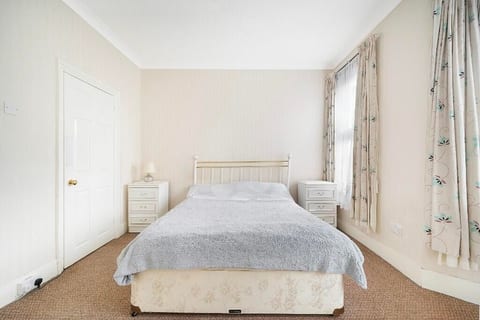 Spacious bright home in East London