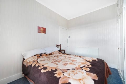 Spacious bright home in East London
