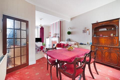Spacious bright home in East London