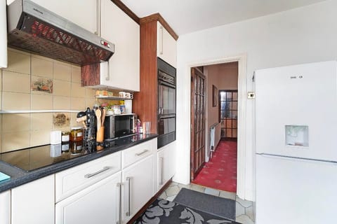 Spacious bright home in East London