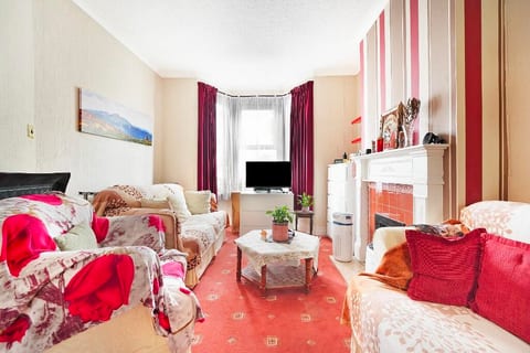 Spacious bright home in East London image 1