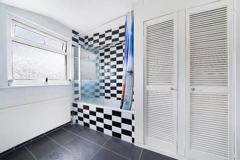 Spacious bright home in East London