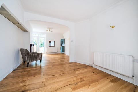 Comfy house near Manor Park