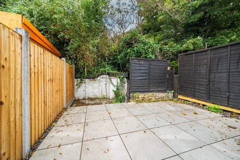 Comfy house near Manor Park