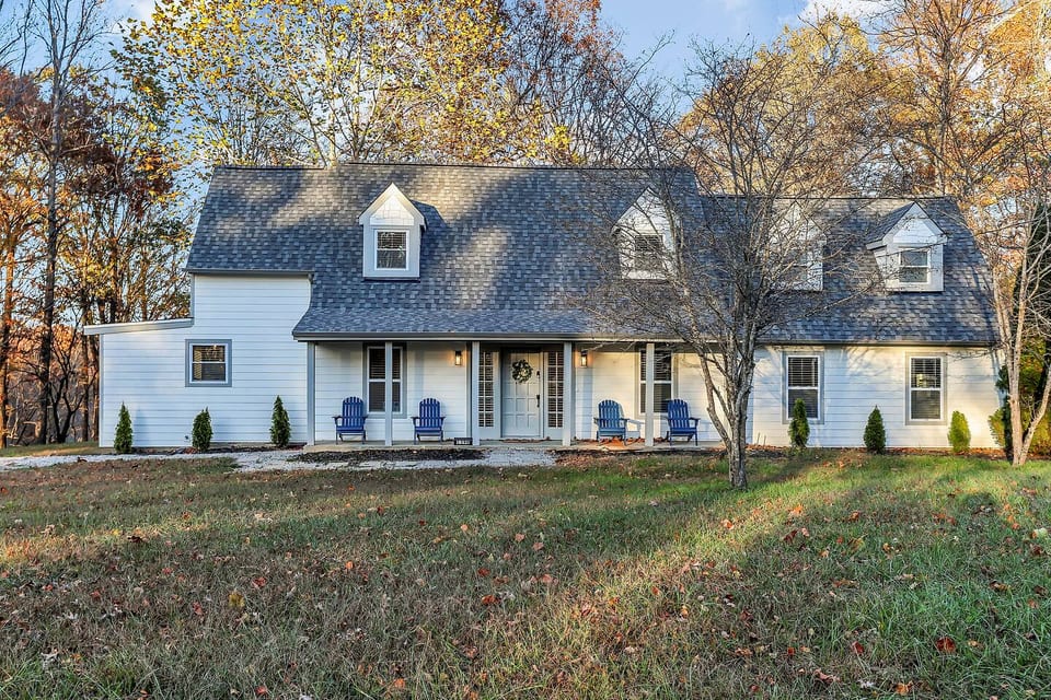 Tennessee Tranquility • Fire Pit • Forest Views - Ashland City