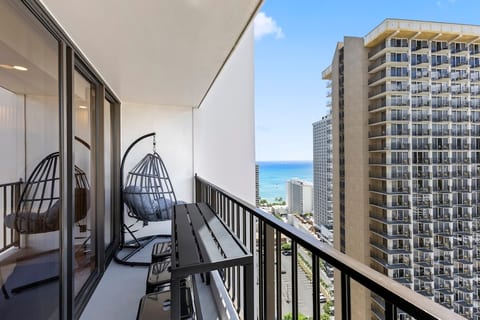 29FL-Upscale City & Ocean View-1BR Condo w/Parking image 4