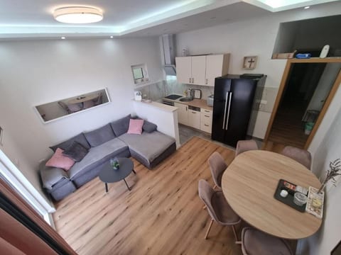Apartment Lulu - Unit 377352-13